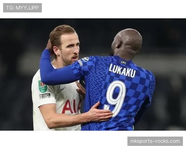 卢卡库与凯恩：终结重心从禁区支点转向空间穿插